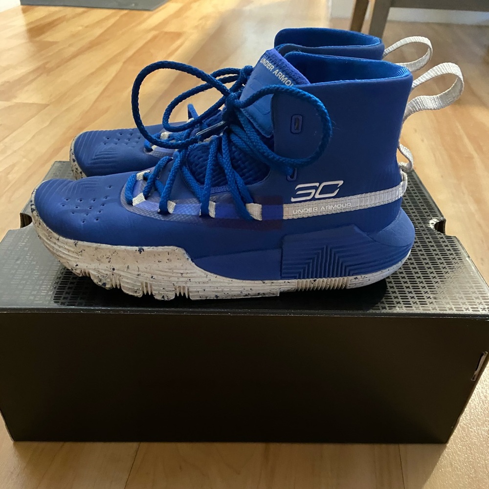 ❌Sold ❌ Under Amour Curry’s basketball shoes